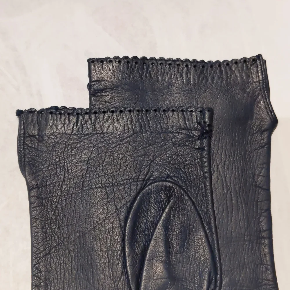 Vintage black leather gloves - Picture 5 of 6